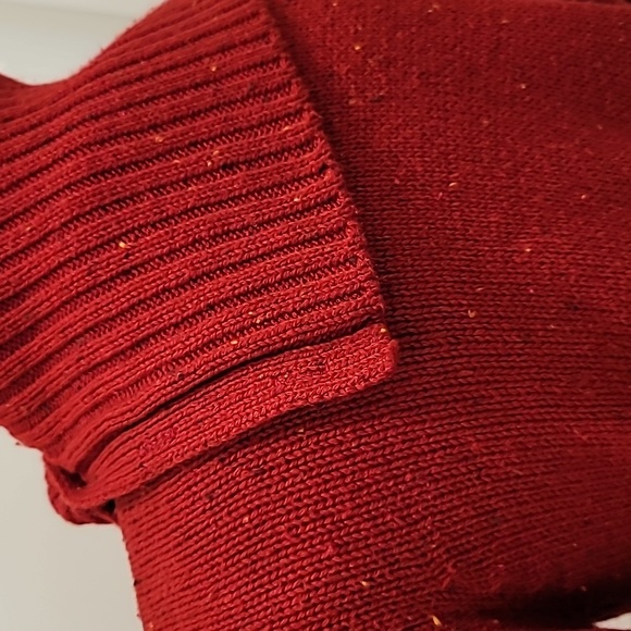 Long Sleeve Sweater With Cable Pattern on Front - Picture 6 of 9